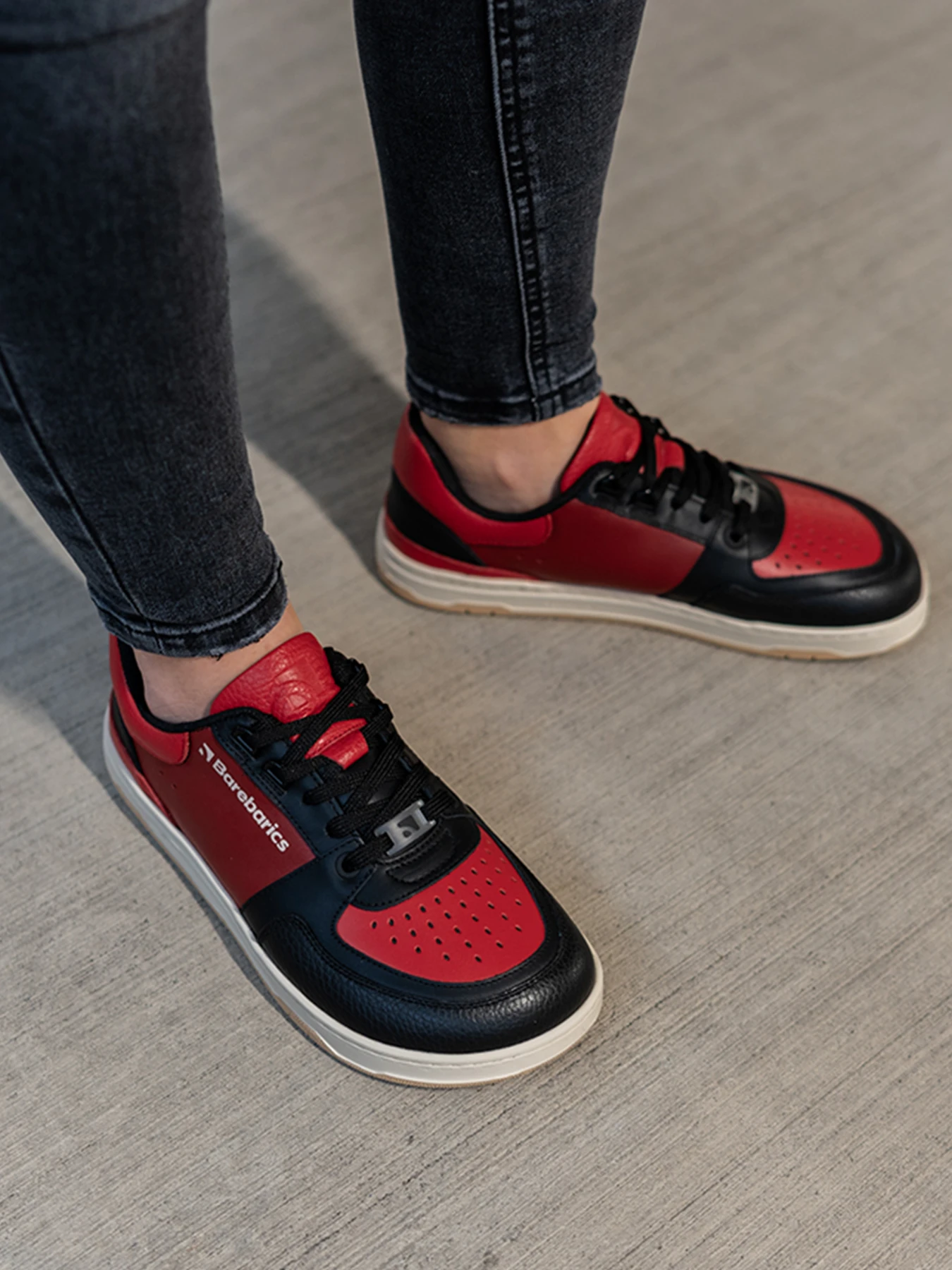 Босоногие кроссовки Barebarics Wave - чёрный и красный, фото 5